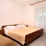 Apartament 4-osobowy z klimatyzacją z tarasem z 1 pomieszczeniem sypialnianym A-118-c