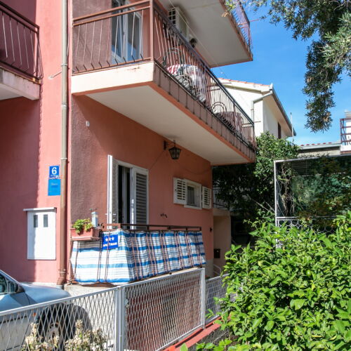 2-Zimmer-Apartment für 7 Personen mit Klimaanlage und Balkon A-313-a