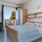 Tengerre néző légkondicionált 2 fős apartman 1 hálótérrel AS-1047-a