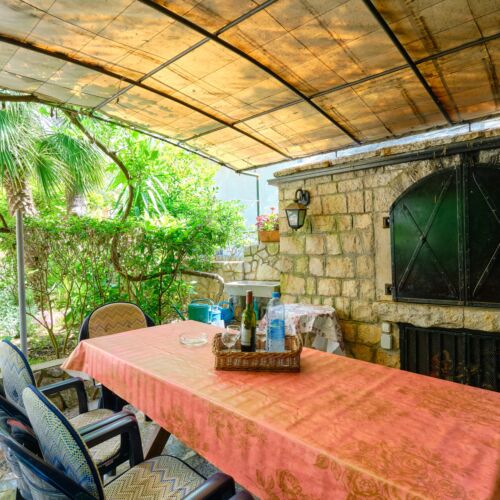 Apartament cu aer condiționat cu balcon cu 2 camere pentru 4 pers. A-2509-d