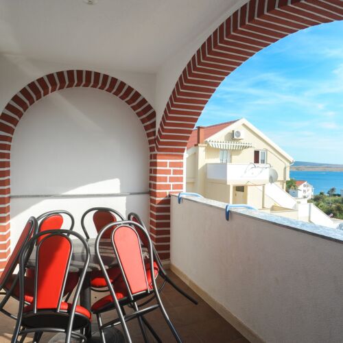 Apartament 6-osobowy z klimatyzacją z widokiem na morze z 2 pomieszczeniami sypialnianymi A-4109-b