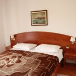 Izba s klimatizáciou s terasou s manželskou posteľou S-5067-b