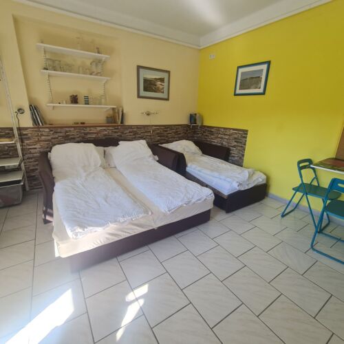 River View Whole House Summer House for 7 Persons