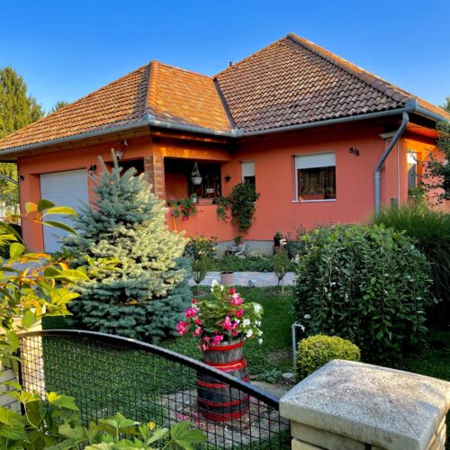 Whole House Silver Apartment for 8 Persons