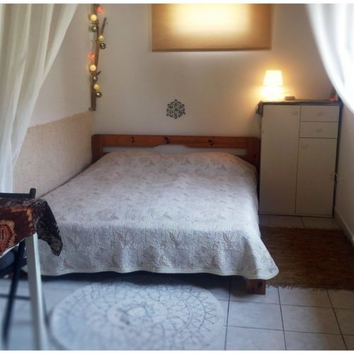 Domek letniskowy 2-osobowy z klimatyzacją z widokiem na dziedziniec