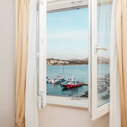 Sea View 2-Room Family Suite for 4 Persons