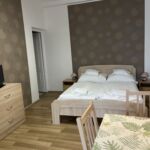 Apartman s klimatizací  s manželskou postelí s 1 ložnicí (s možností přistýlky)
