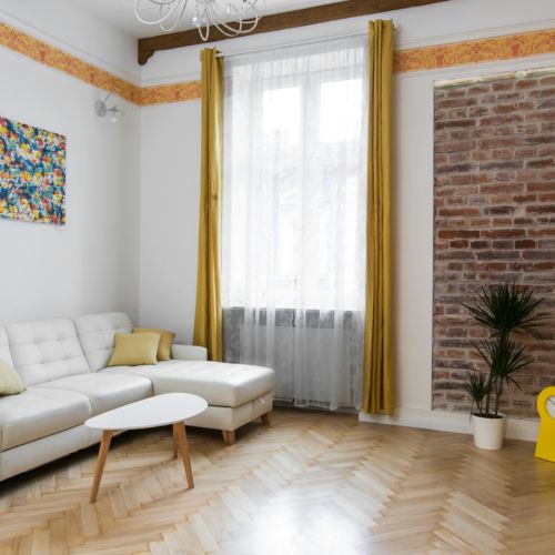 Apartament cu balcon cu aer condiționat cu 2 camere pentru 4 pers.