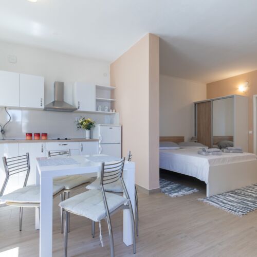 Apartament 3-osobowy z klimatyzacją z widokiem na morze z 1 pomieszczeniem sypialnianym AS-718-a