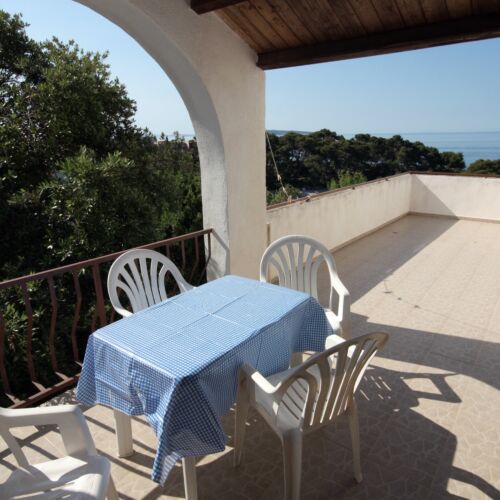 Apartament 6-osobowy z klimatyzacją z tarasem z 2 pomieszczeniami sypialnianymi A-5050-c