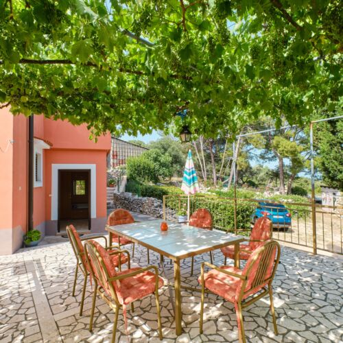 Apartament 5-osobowy z klimatyzacją z tarasem z 2 pomieszczeniami sypialnianymi A-7867-b