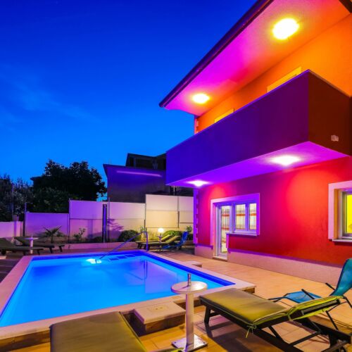 Sea View 4-Room Air Conditioned Apartment for 8 Persons K-11882