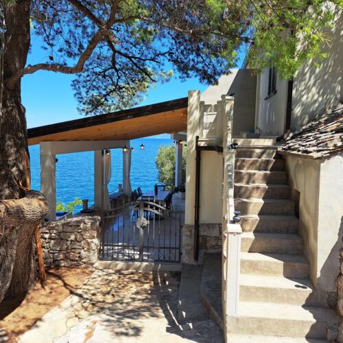 Apartament cu terasă cu vedere spre mare cu 3 camere pentru 8 pers. K-12702