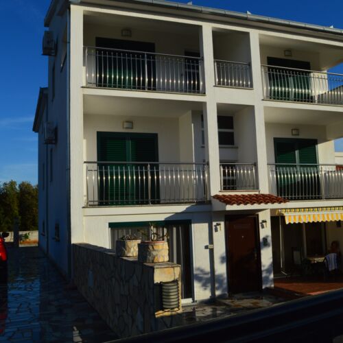 1-Room Air Conditioned Balcony Apartment for 5 Persons A-14314-b