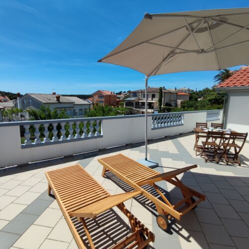 Apartament cu aer condiționat cu terasă cu 2 camere pentru 4 pers. A-14996-c