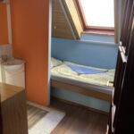 Pokój 1-osobowy na poddaszu kabina sypialna