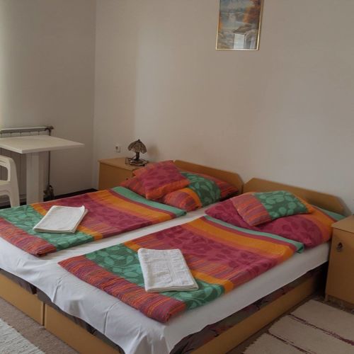 Pokoj s balkónem s koupelnou pro 2 os.