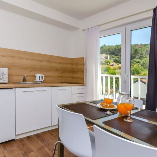 Upstairs 2-Room Air Conditioned Apartment for 4 Persons