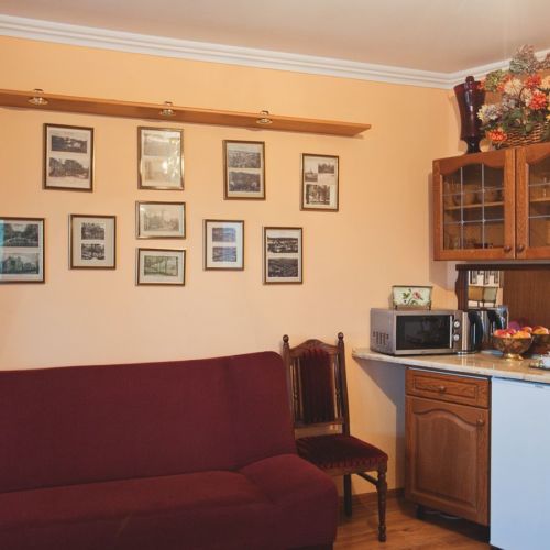 Camera cvadrupla cu grup sanitar cu gradina