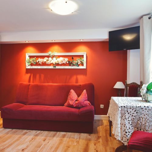 Camera cvadrupla cu grup sanitar lCD TV