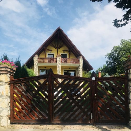 Apartament la etaj cu vedere spre grădină cu 3 camere pentru 7 pers.