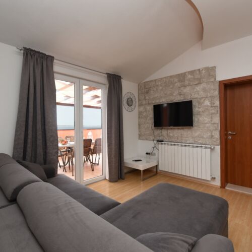 Business Plus Apartman pro 6 os. se 3 ložnicemi s výhledem na moře