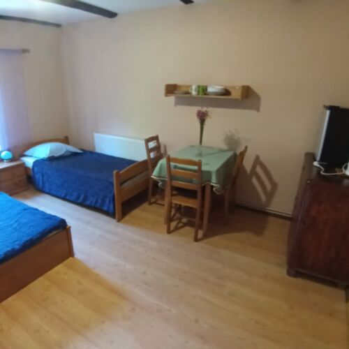Triple Room ensuite with Shared Kitchenette