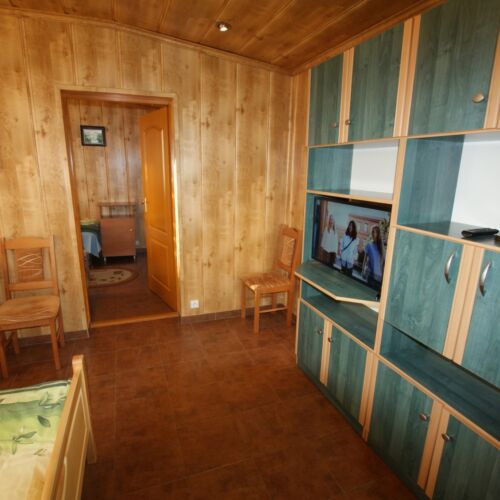 Camera la parter cu baie pentru 5 pers.