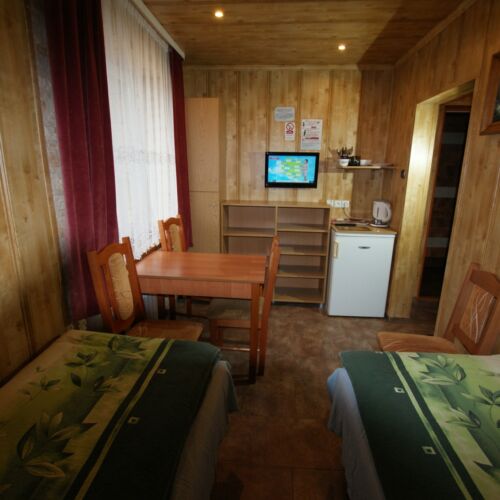 Camera cvadrupla cu baie cu grădină