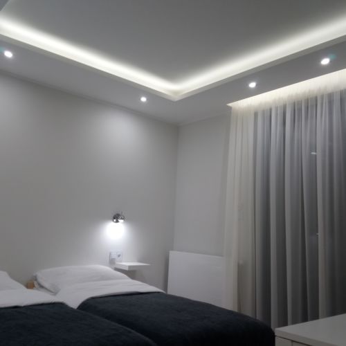 Camera twin la parter cu baie