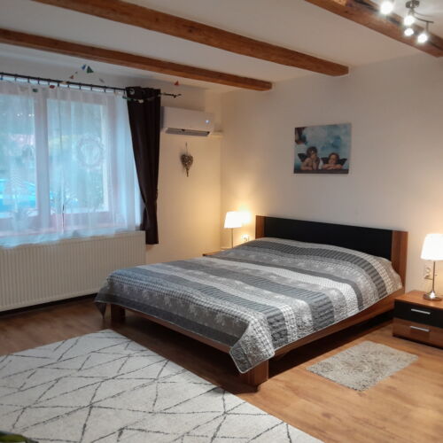 Ground Floor Whole House Apartment for 8 Persons