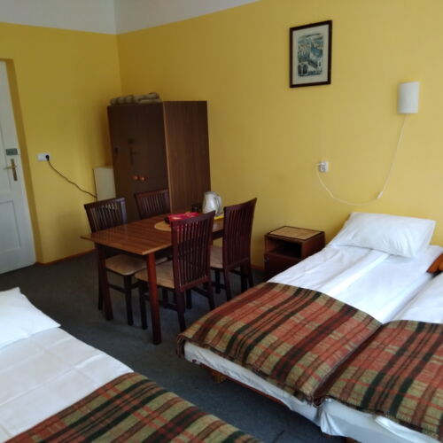 Pokój 4-osobowy z balkonem z łazienką