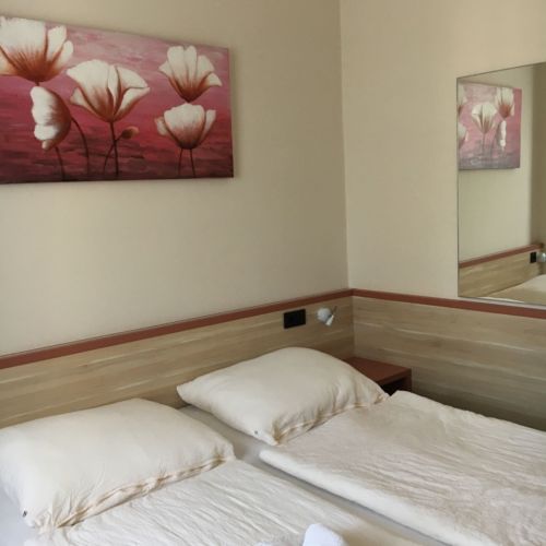 Camera dubla la etaj lCD TV