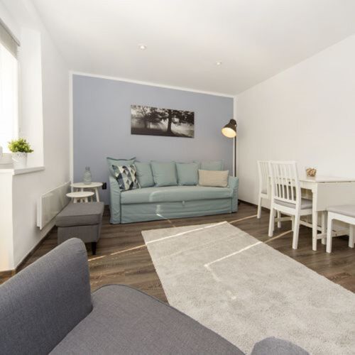 Apartament la etaj cu aer condiționat cu 2 camere pentru 4 pers.