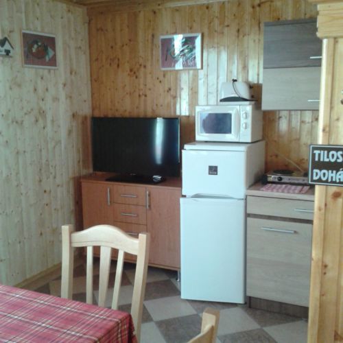 Casă de vacanță la etaj la mansardă pentru 8 pers. (se inchirieaza doar integral)