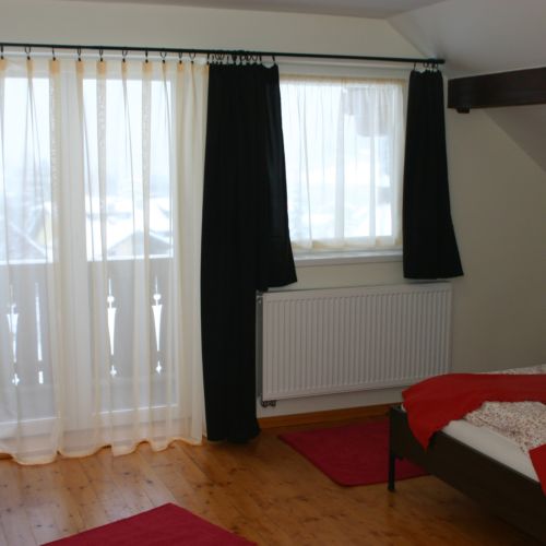 Apartman pro 4 os. s 1 ložnicí s výhledem na hory v podkroví