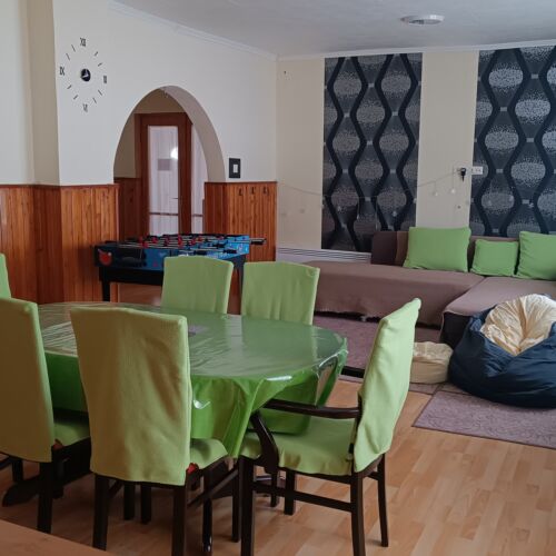 Apartament familial(ă) întreaga unitate pentru 4 pers. (se inchirieaza doar integral) (se poate solicita pat suplimentar)