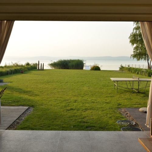 Vilă întreaga unitate cu vedere spre lac pentru 10 pers. (se inchirieaza doar integral)