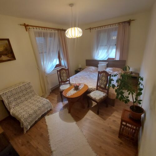 Pokój 3-osobowy Renesans z widokiem na park