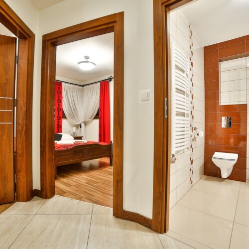 Camera cvadrupla deluxe cu vedere spre grădină