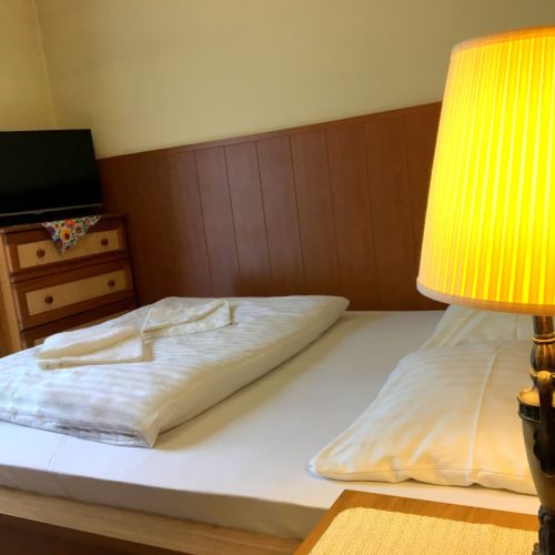 Double Room ensuite with LCD/Plasma TV