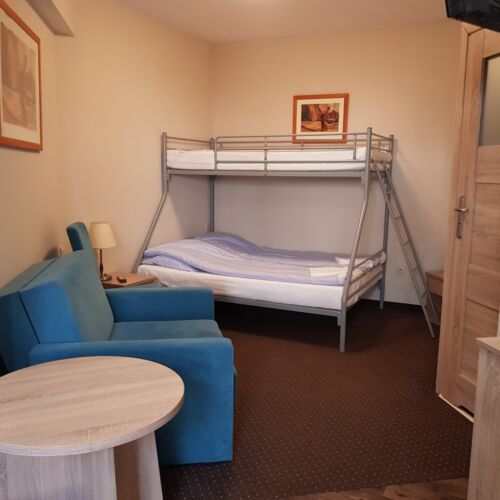 Tourist Familie Vierbettzimmer