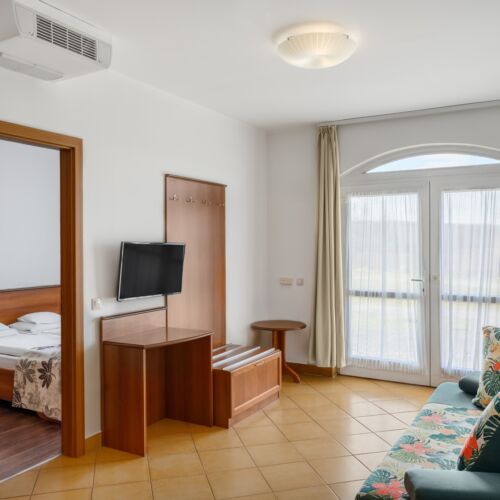 Apartament la parter cu 1 camera pentru 2 pers. (se poate solicita pat suplimentar)