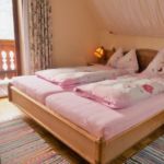 Komfort Pokoj s manželskou postelí na poschodí