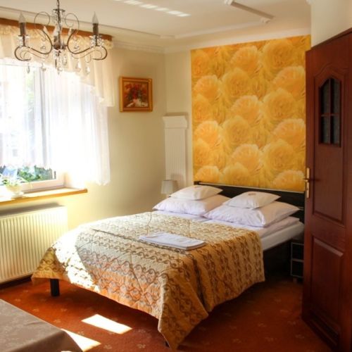 Pokoj s manželskou postelí