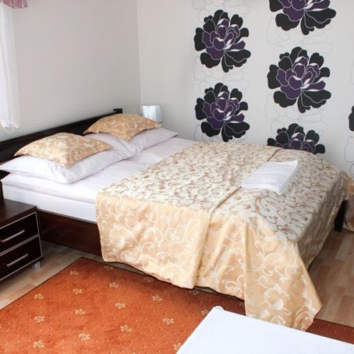 Pokoj s balkónem  s manželskou postelí