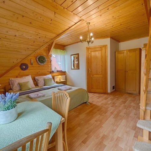 Apartament 5-osobowy na piętrze z widokiem na góry z 2 pomieszczeniami sypialnianymi