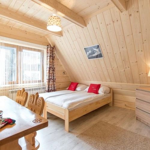 Domek drewniany 5-osobowy z widokiem na góry z widokiem na ogród