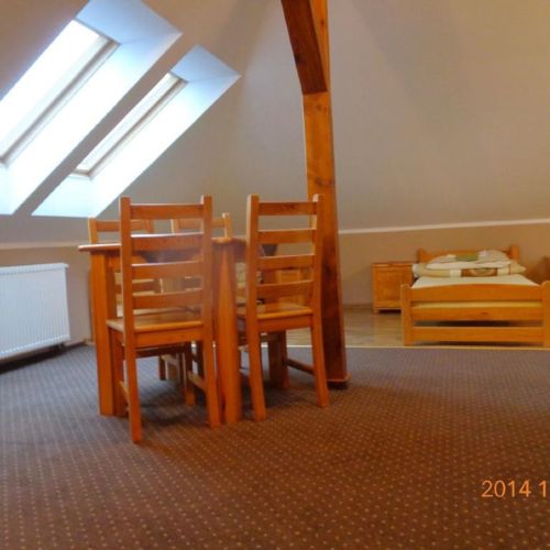 Pokój 4-osobowy z łazienką ze wspólnym aneksem kuchennym