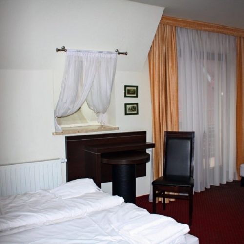 Standard Mountain View Triple Room